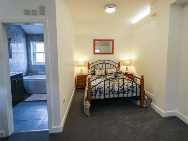 Photo of Others in Blackwell in the Peak