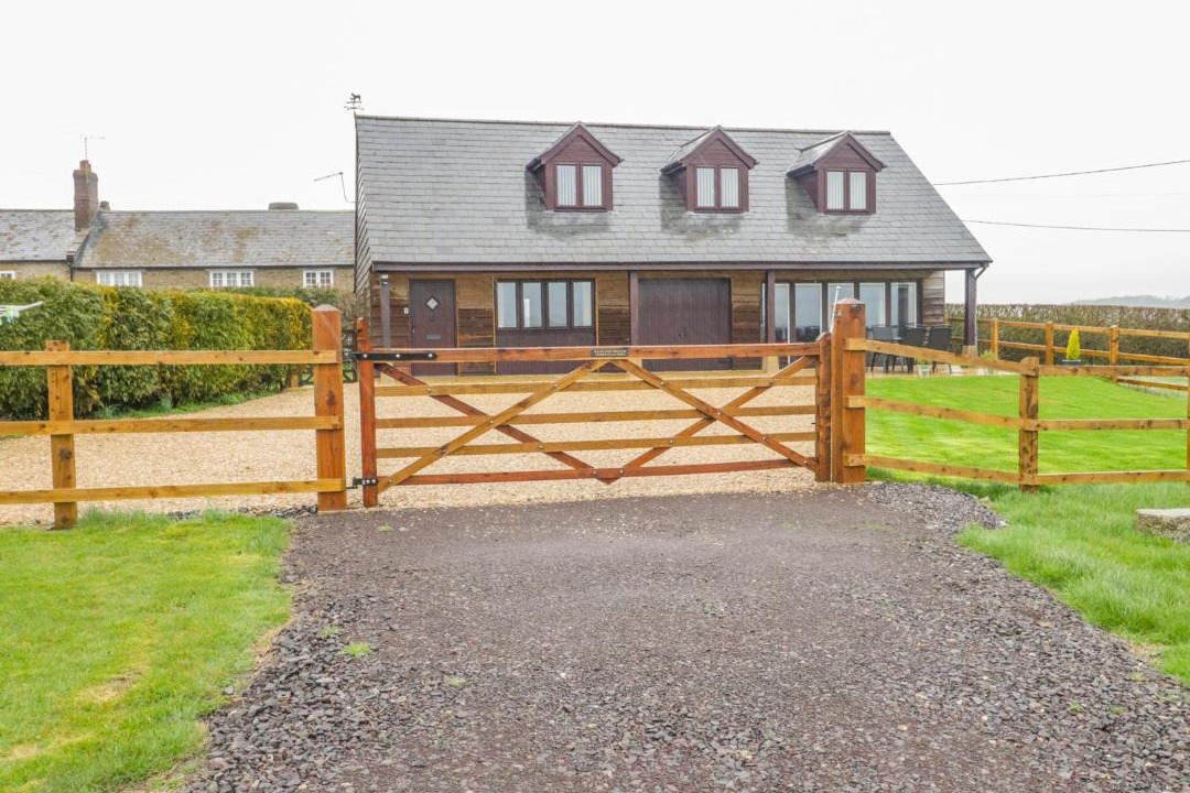 Photo of Others in Alweston