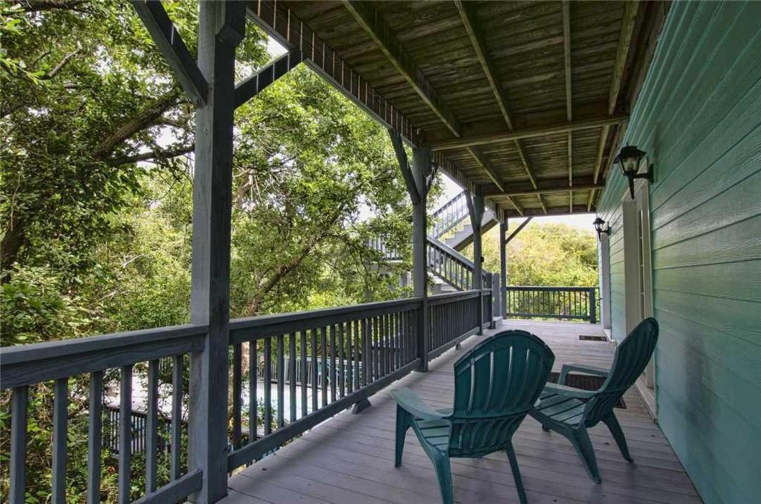 Photo of Patio Balcony in Emerald Isle