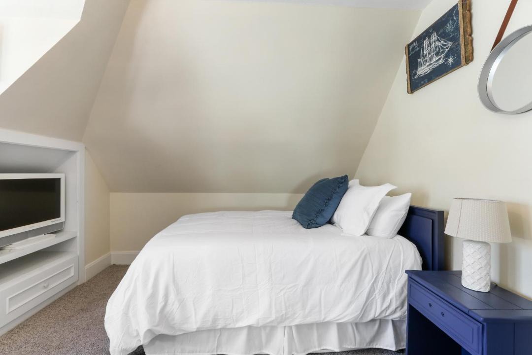 Photo of Bedroom in Lake Geneva