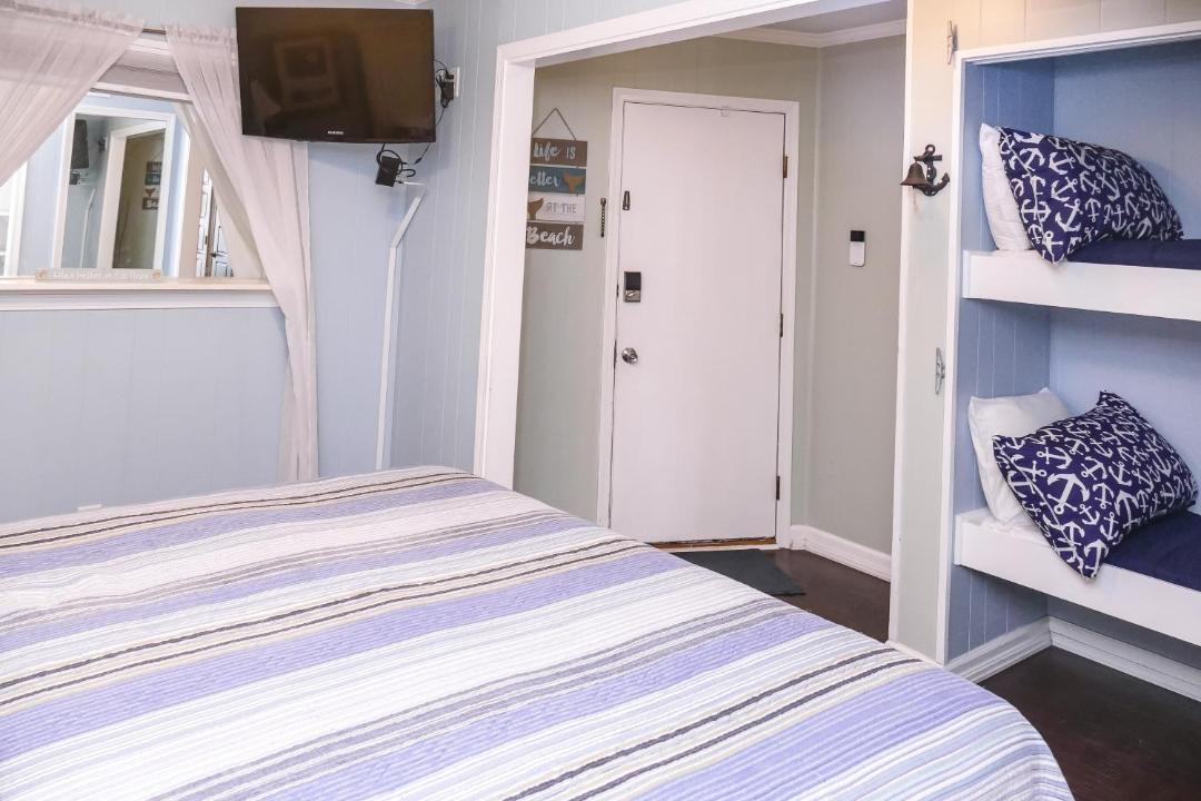 Photo of Bedroom in Tybee Island