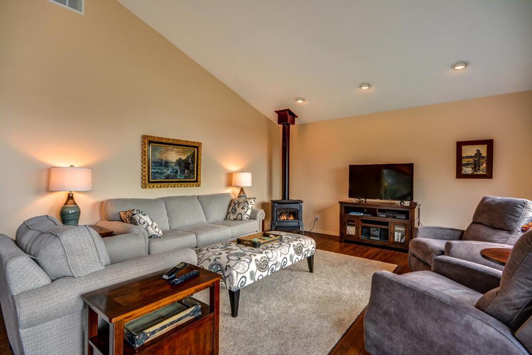 Photo of Livingroom in Coupeville