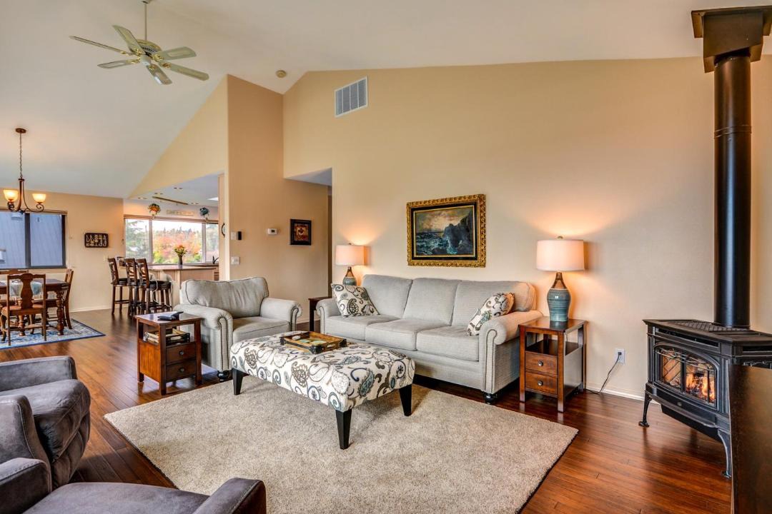 Photo of Livingroom in Coupeville