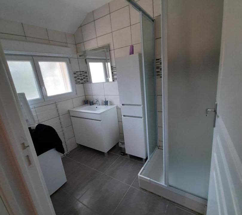 Photo of Bathroom in Frontenard