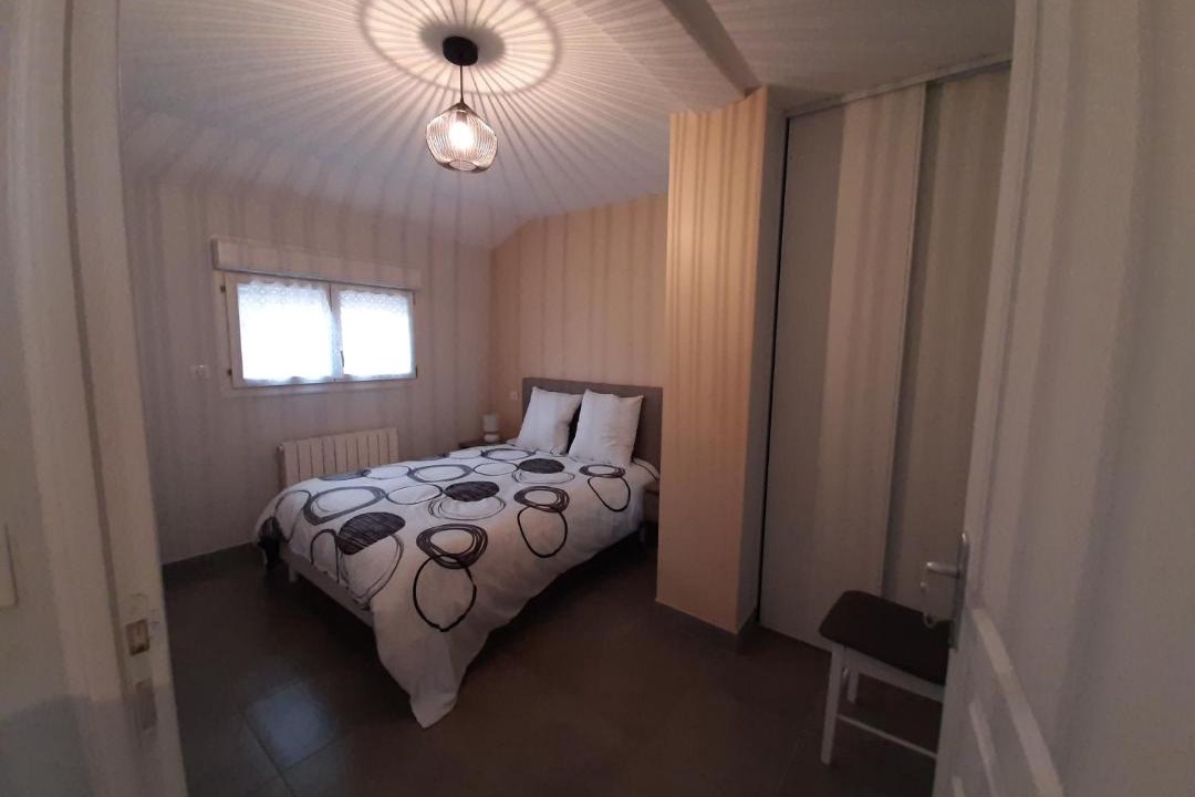 Photo of Bedroom in Frontenard