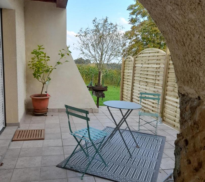 Photo of Patio Balcony in Ogenne-Camptort
