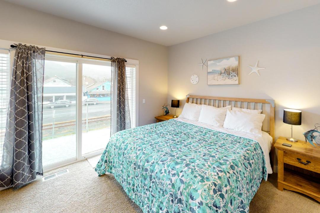 Photo of Bedroom in Rockaway Beach