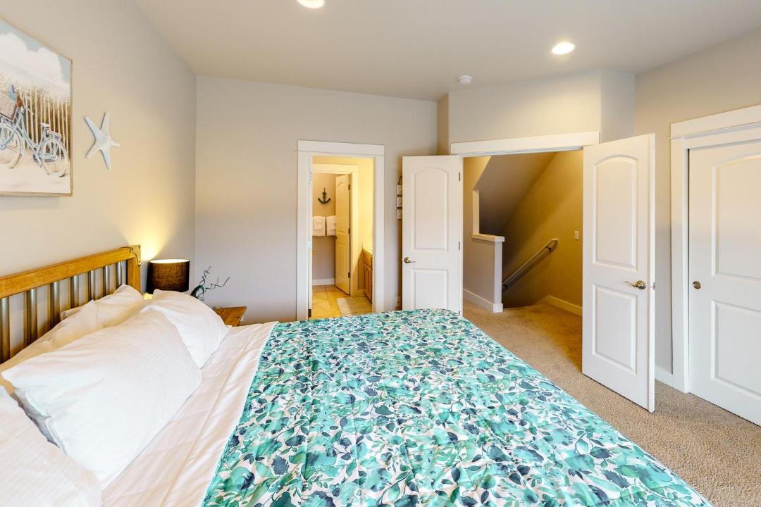 Photo of Bedroom in Rockaway Beach