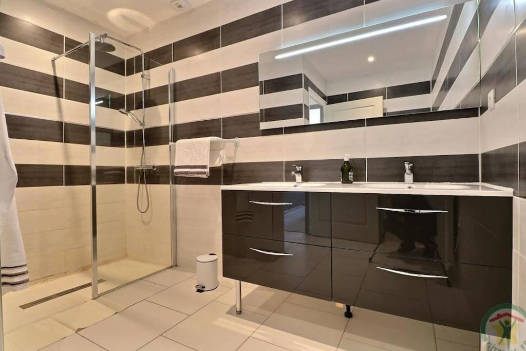 Photo of Others in Saint-Georges-de-Reintembault