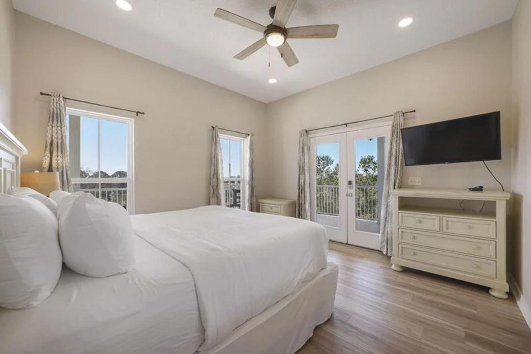 Photo of Others in Gulf Pines