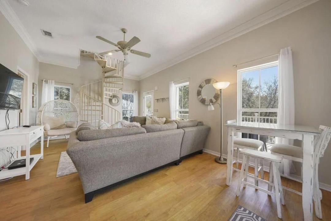 Photo of Livingroom in Gulf Pines