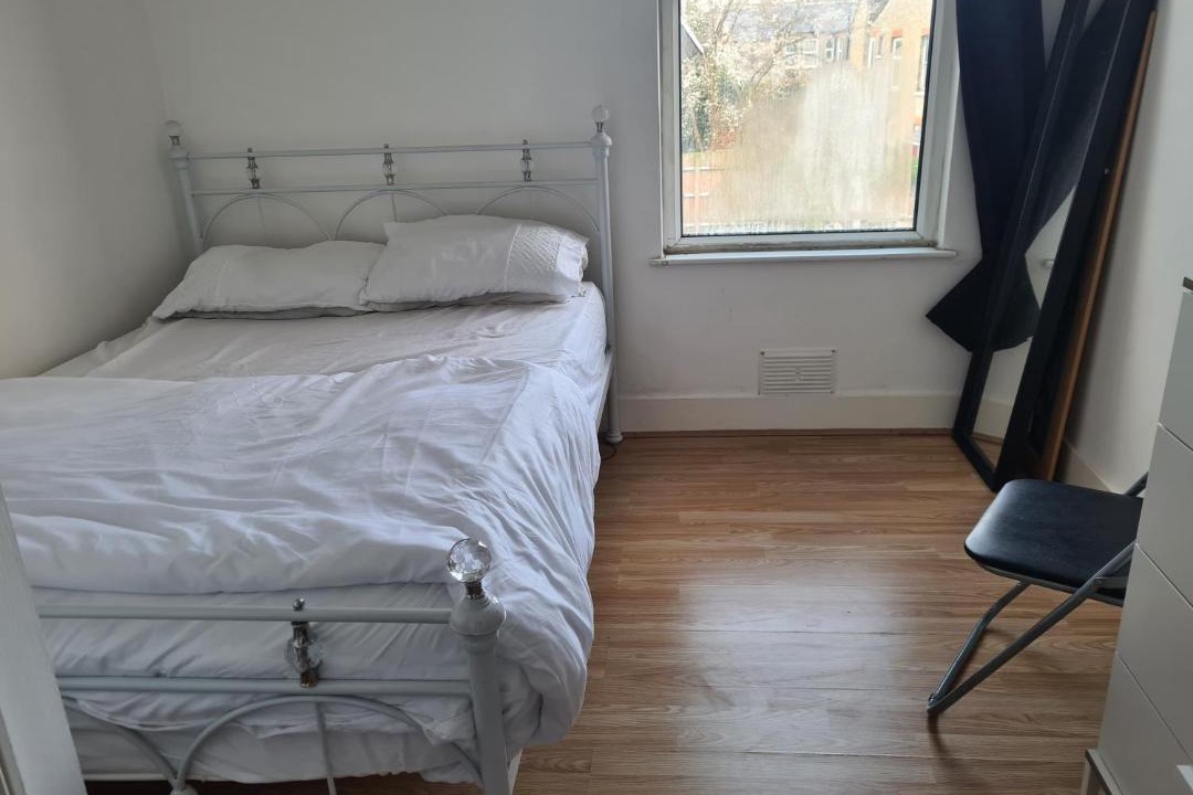 Photo of Bedroom in Grove Green