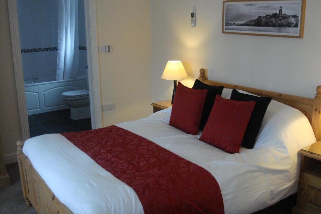 Photo of Bedroom in Matching Tye