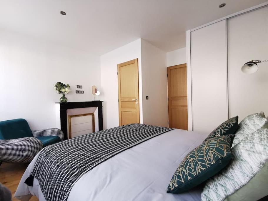 Photo of Bedroom in Ay