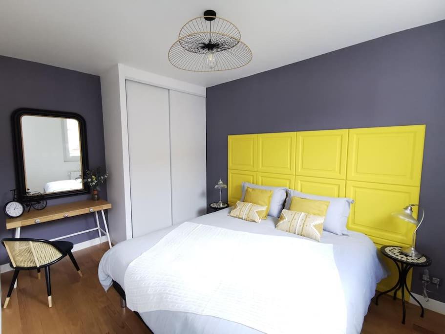 Photo of Bedroom in Ay