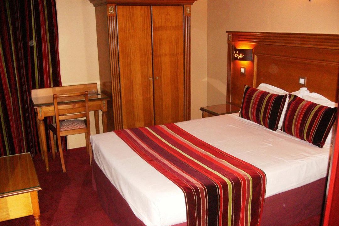 Photo of Bedroom in Mantes-la-Jolie