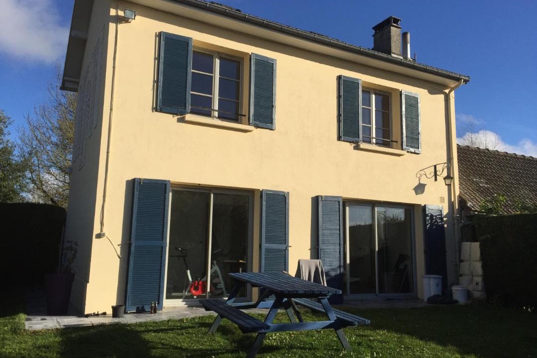 Photo of Buildings in Essay