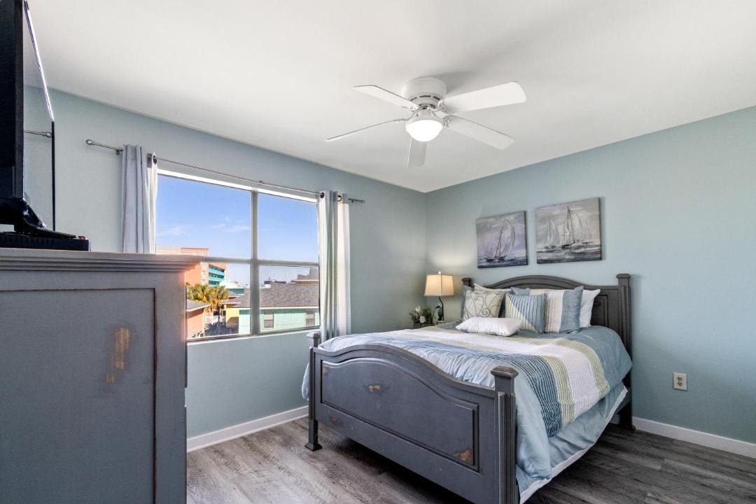 Photo of Bedroom in Gulf Shores