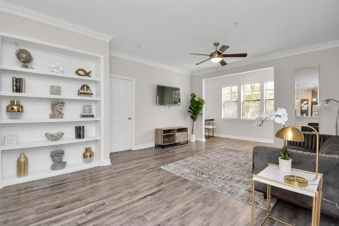 Photo of Livingroom in South Central Houston