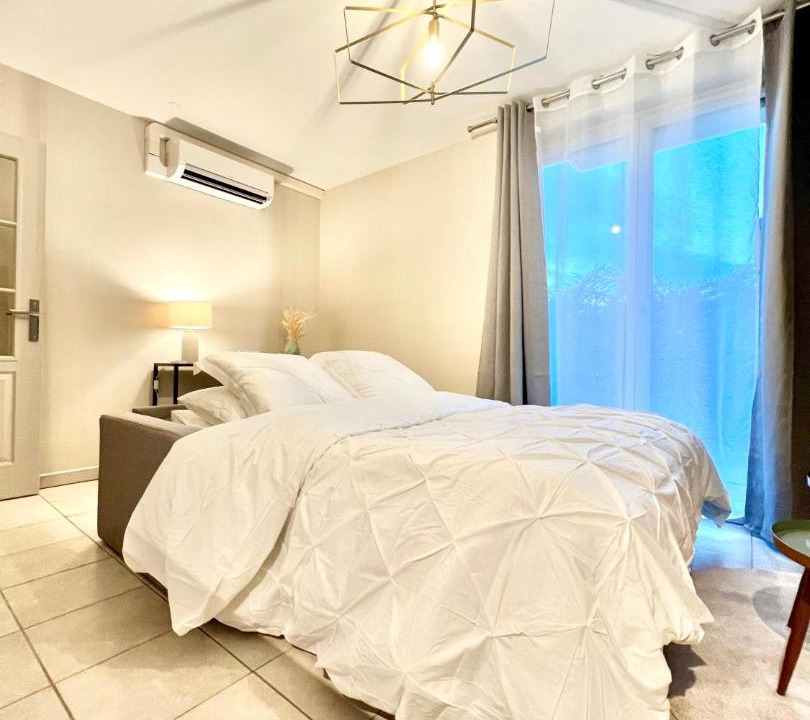 Photo of Bedroom in Champagne-au-Mont-d'Or