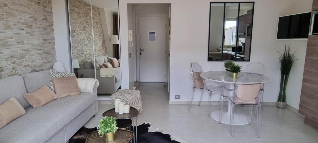Photo of Livingroom in Deauville City Centre