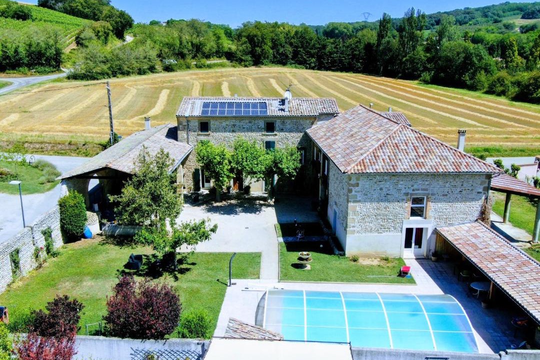 Photo of Others in Chanos-Curson