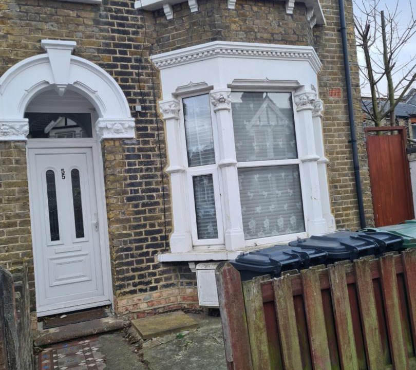 Photo of Buildings in Grove Green