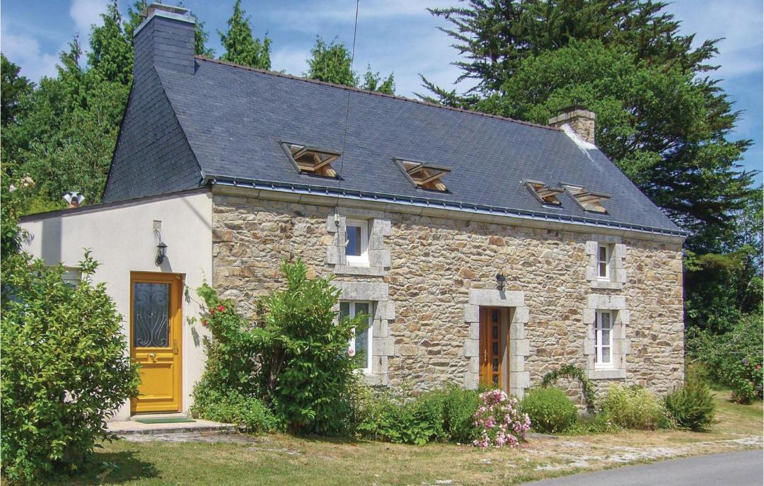 Photo of Buildings in Lanvaudan