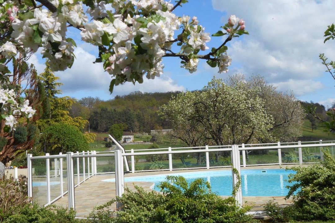 Photo of Others in Boisset