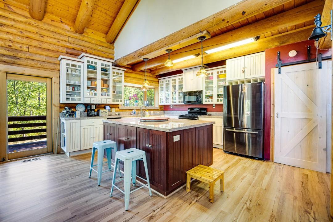 Photo of Kitchen in Groveland