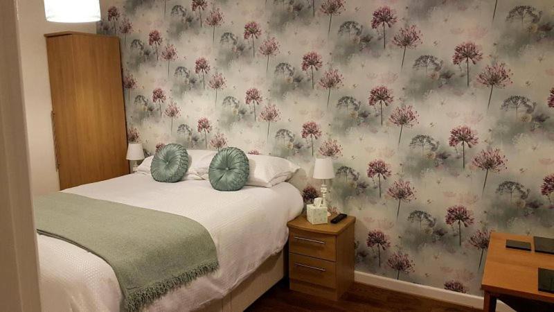Photo of Bedroom in Salford Priors