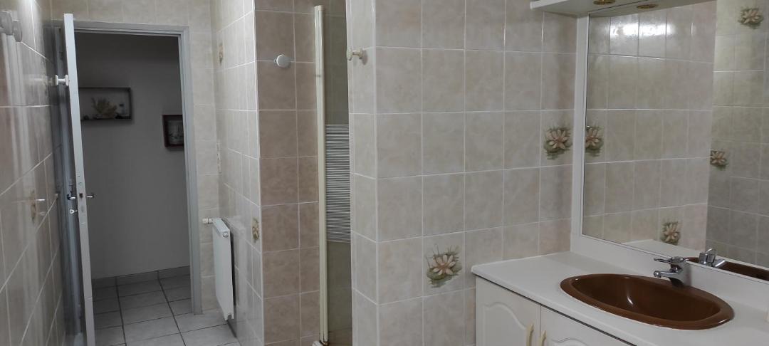 Photo of Bathroom in Saint-Andre-Goule-d'Oie