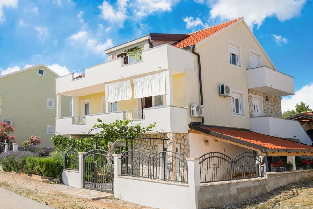 Photo of Buildings in Kakma