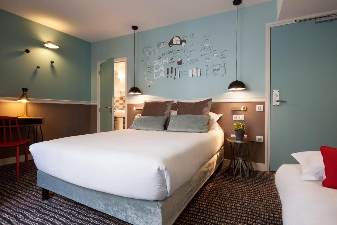 Photo of Bedroom in 9th Arrondissement