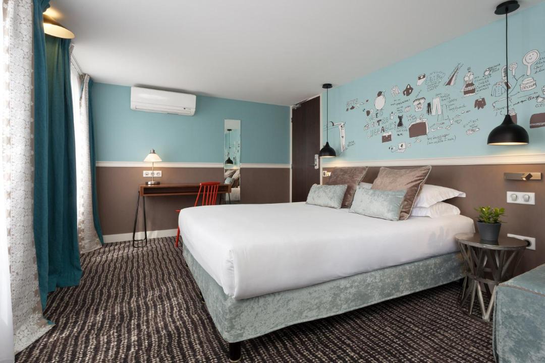 Photo of Bedroom in 9th Arrondissement