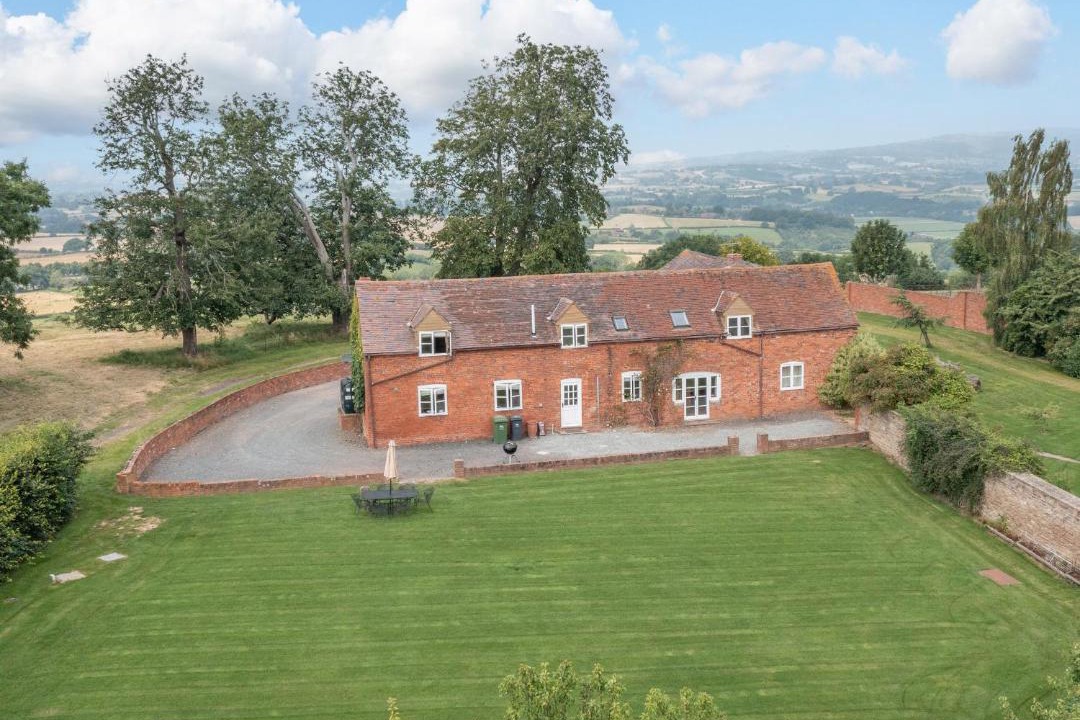 Photo of Buildings in Tenbury Wells
