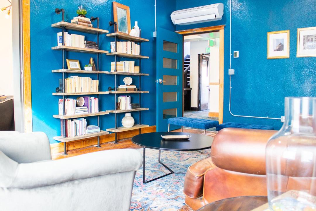 Photo of Livingroom in Golden Triangle
