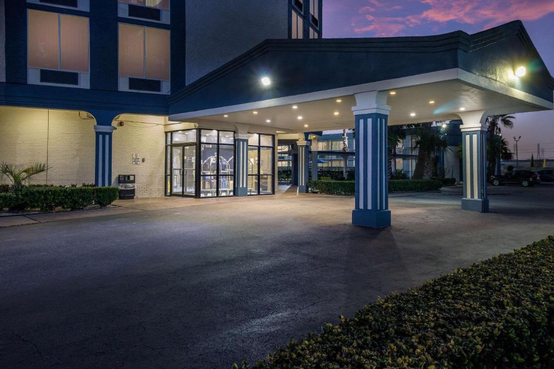 Photo of Others in Pasadena