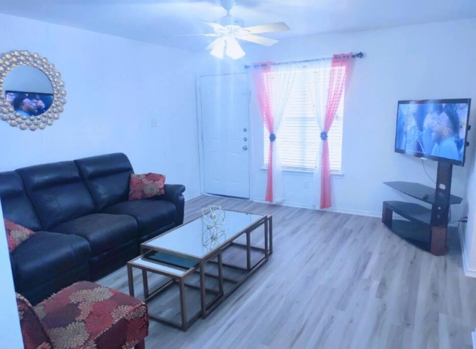Photo of Livingroom in Killeen