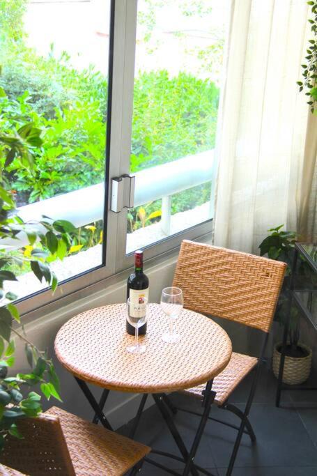 Photo of Patio Balcony in Front de Lac