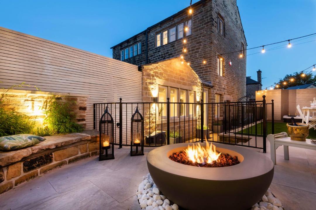 Photo of Others in Saddleworth