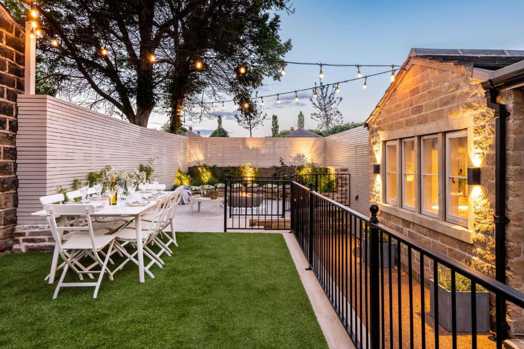Photo of Patio Balcony in Saddleworth