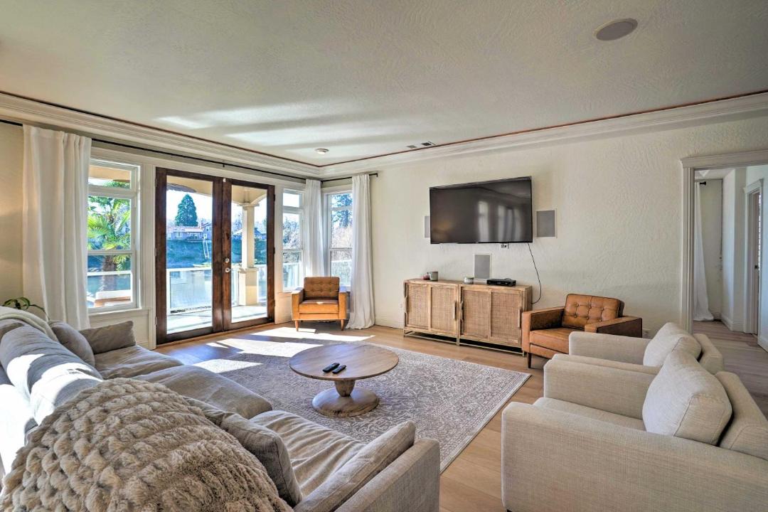 Photo of Others in Grants Pass