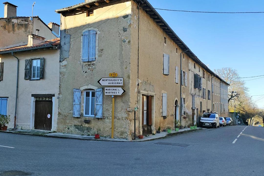 Photo of Buildings in Alan