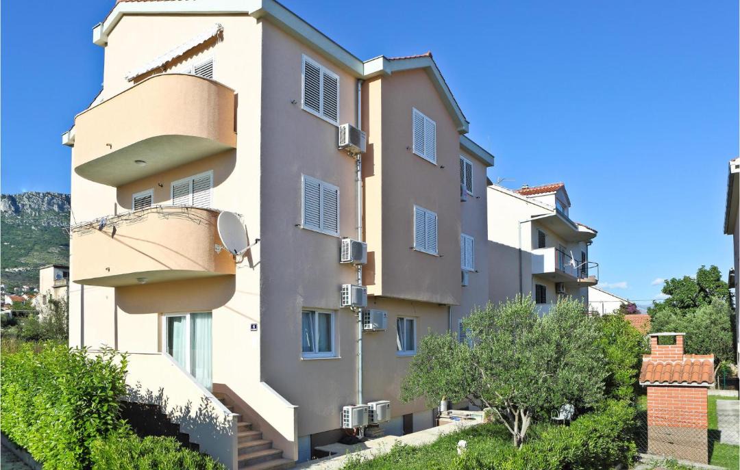Photo of Buildings in Kastel Kambelovac