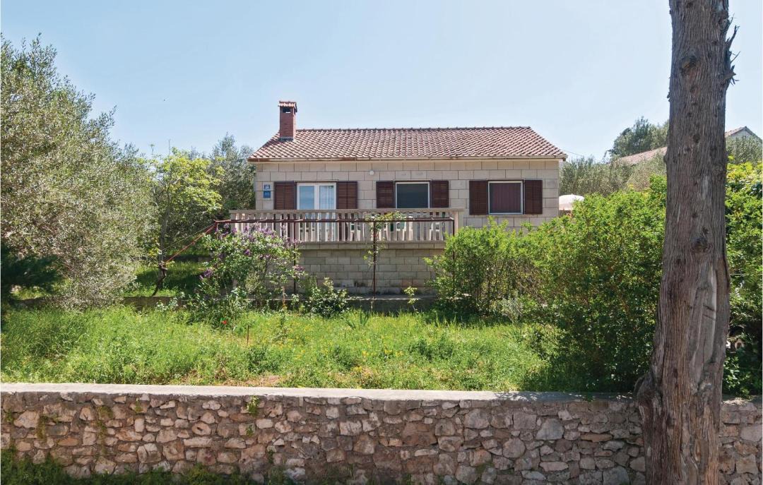 Photo of Buildings in Splitska