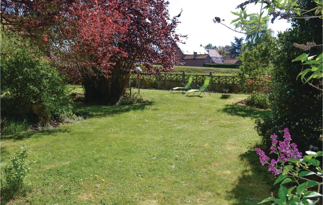 Photo of Others in Frise