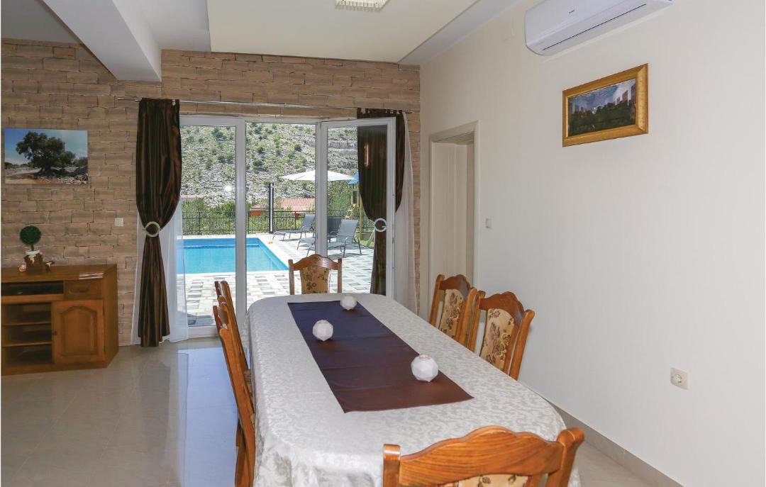 Photo of Bedroom in Srinjine