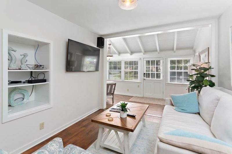 Photo of Livingroom in Saint Simons Island