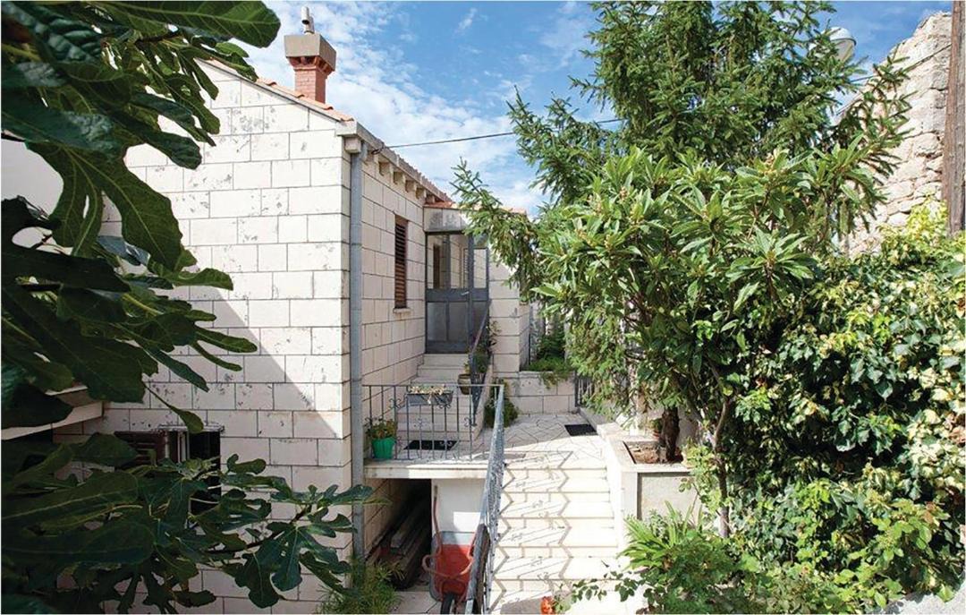 Photo of Buildings in Gornji Kono